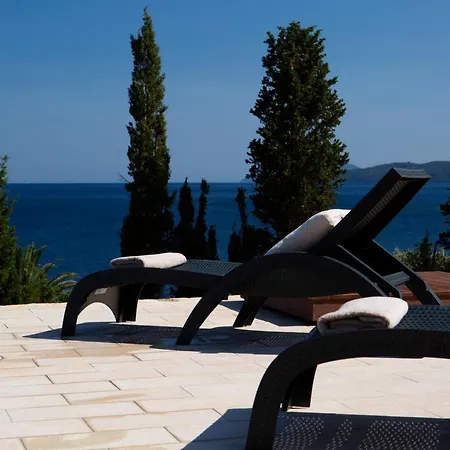 Nema Villa *