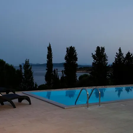 Nema Βίλα Κατομέρι